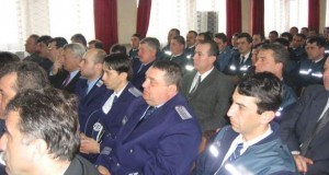 Poliţiştii buzoieni lansează astăzi un volum de poezii scrise chiar de ei