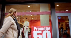 A început sezonul reducerilor. Oficial, în perioada 15 ianuarie-15 aprilie, toate produsele sezoniere pot fi luate la preţ redus