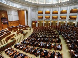 Azi începe o nouă sesiune parlamentară, sub semnul disputei privind alegerea primarilor