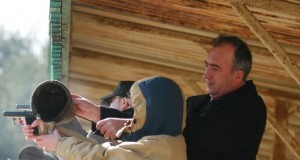 Jurnaliştii buzoieni s-au intrecut astazi la Cupa Presei la Tir