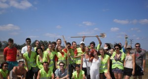 Tinerii social-democraţi buzoieni s-au pus pe plantat copaci în Delta Dunării