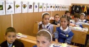 Legea înaintată de Cezar Preda, care prevede obligativitatea purtării uniformelor în școala, a fost respinsă de Senat