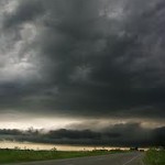 Vijelii, grindină şi ploi torenţiale de duminică şi până marţi. Va ploua cu 50-75 litri/mp în 48 de ore