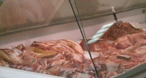 Ce au descoperit inspectorii DSV în urma controalelor la carmangerii şi măcelării!