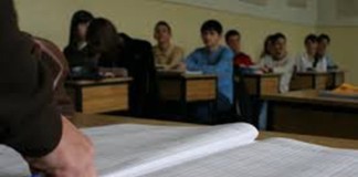 Elevii vor trecerea clasei a noua la gimnaziu