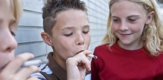 Se lansează un program care îşi propune să descurajeze fumatul încă din copilărie