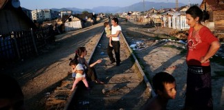 Vezi aici cum s-a implicat Prefectura în îmbunătățirea situației romilor buzoieni