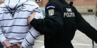 5 adolescenţi au tâlhărit o femeie pe stradă. 4 dintre ei sunt reţinuţi