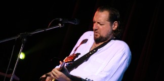 Blues cu AG Weinberger și „Doi pe o bancă” pe scena Teatrului G. Ciprian