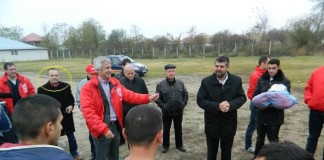 Ovidiu Anghel a luptat cu “balaurul roşu” cu cămaşă roşie şi cotizaţie plătită la zi