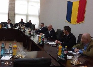 Dezbatere între consilierii județeni și elevii buzoieni