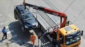 Reîncepe ridicarea maşinilor parcate neregulamentar? Curtea de Apel a decis, iar Ministerul de Interne s-o facă