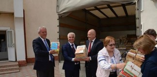 Președintele CJ Buzău, Petre Emanoil Neagu, a dus 8.000 de cărți în Republica Moldova