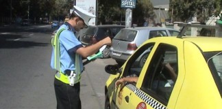 Transportatorii de persoane, luaţi la verificat de poliţişti