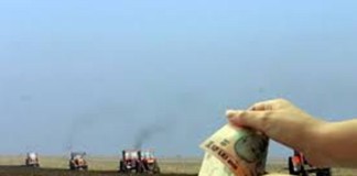 Peste 21 de mii de fermieri buzoieni aşteaptă plata subvenţiei de la APIA