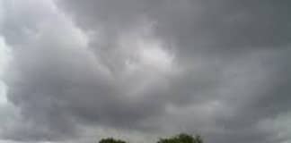 Ploi torenţiale, descărcări electrice şi grindină, în week-end