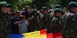 FOTO Cei doi eroi buzoieni, uciși în Afganistan, au fost conduși pe ultimul drum