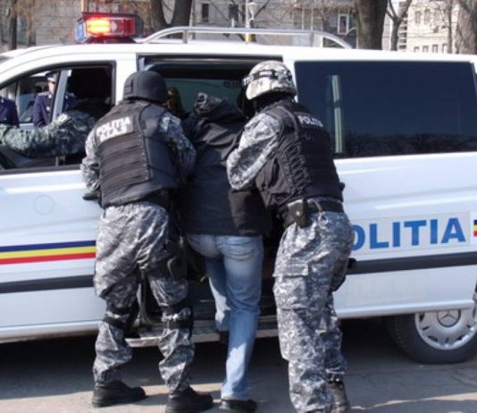 A încercat să tâlhărească o consăteancă și a ajuns în arest