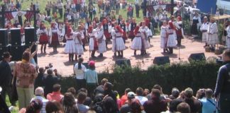 Duminica, sarbatoare cu cantec la Calvini. Primarul Nicolae Curelea aduce artisti celebri