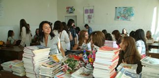 Elevii de clasele a XI-a și a XII-a vor avea manuale gratuite începând cu anul școlar 2016-2017