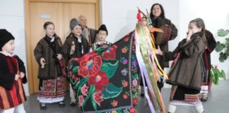 Elevii din Calvini organizeaza cu sprijinul primariei concurs de colinde