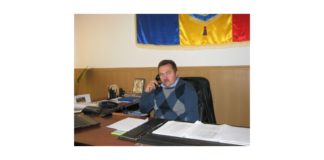 În alte comune cad răpuse de vremuri, iar la Calvini înfloresc. Căminele culturale, refăcute de primărie
