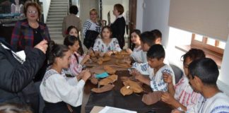 Elevii din Brădeanu vor confecţiona opinci la Muzeul Astra din Sibiu