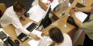 Se „subţiază” aparatul bugetar. Planul pus la punct de Guvern pentru diminuarea numărului de angajaţi la stat