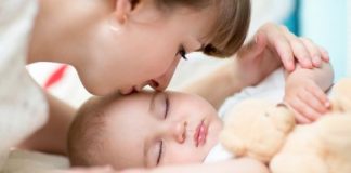 Mămicile au scăpat de birocraţie. Copiii se înregistrează, mai nou, fără să stai la coadă la Starea Civilă