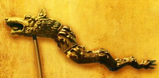 Autorităţile din Buzău sunt fericitele posesoare ale insignei “LUPUL DACIC ÎMPOTRIVA CORUPŢIEI”