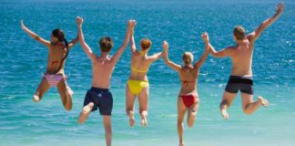 Angajații din școli primesc voucherele de vacanță