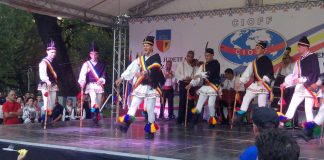 Festivalul internaţional de dansuri din Buzău, rememorat prin fotografie