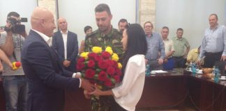 Militarul buzoian rănit în Afganistan, declarat astăzi cetățean de onoare al judetului, în cadrul ședinței CJ