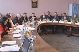 Polițiștii locali concediați vor acționa Primăria în judecată