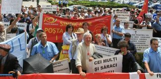 Discuţii între Prefectură şi Sindicatul Poştaşilor, ca urmare a protestului din această dimineaţă
