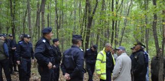 Poliţiştii caută cu drona fugarul de la Săpoca