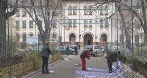 Iluminat festiv, pregătit de Consiliul Județean. Tunel de lumini, în apropierea Muzeului