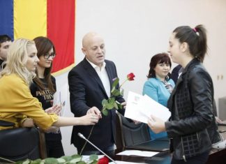 Elevii și profesorii de elită, premiați de Consiliul Județean Buzău