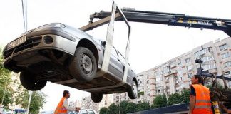 Ultima lovitură a Guvernului Cioloș: maşinile parcate neregulamentar pot fi ridicate din nou