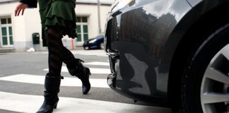 Lungul şir al accidentelor pe trecerile de pietoni continuă. O tânără, spulberată la Oreavu