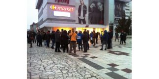 Protest anemic al buzoienilor împotriva legii grațierii