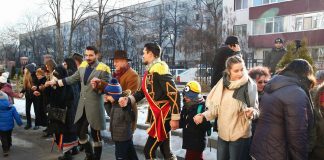 Peste 1.500 de buzoieni au dat mână cu mână la Muzeul Județean