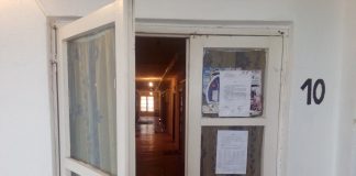 Barbat gasit mort in casa. Vecinii, deranjati de miros, au anuntat Politia Locala