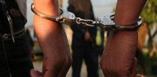 Tineri buzoieni bănuiți de tâlhărie calificată, reținuți de polițiști. Vezi aici ce le-au făcut unor bătrâni