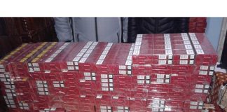 Captură record de ţigări în Piaţa Centrală. Poliţiştii locali au confiscat toată marfa