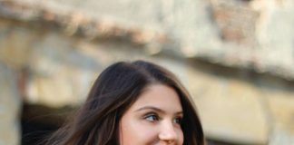 La doar 20 de ani, Teodora a fost răpusă de o infecţie luată din spital. Mama studentei nu caută vinovaţi, vrea doar ca tragedia să nu se mai repete