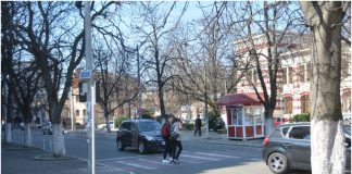 Reguli noi de circulaţie la Şcoala 1. Se modifică trecerile de pietoni