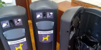 Coşuri pentru uzul proprietarilor de câini, amplasate în Parcul Crâng