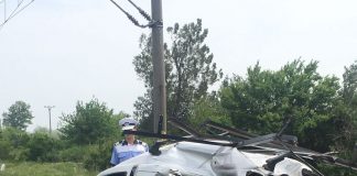 Accident in gara CA Rosetti. O masina a fost spulberata de tren