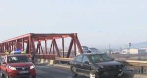 Un sens de mers al podului de la Mărăcineni se închide